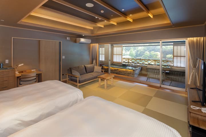 Hotel Okada