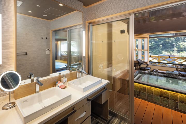 Hotel Okada