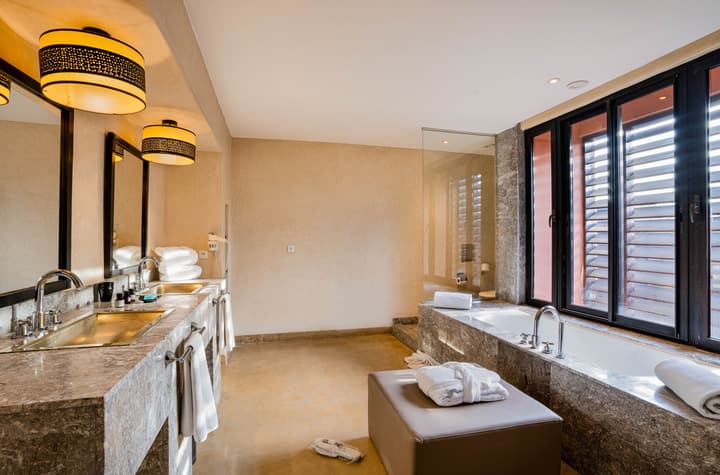 Al Maaden VillaHotel & Spa