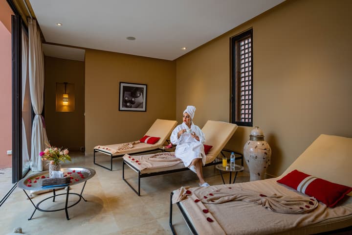 Al Maaden VillaHotel & Spa