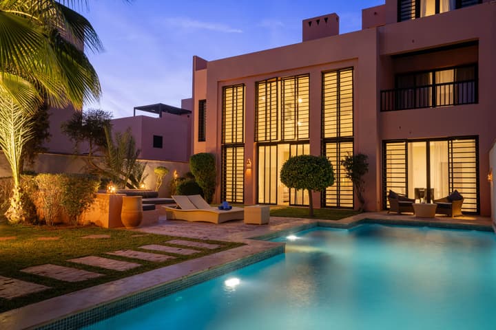 Al Maaden VillaHotel & Spa