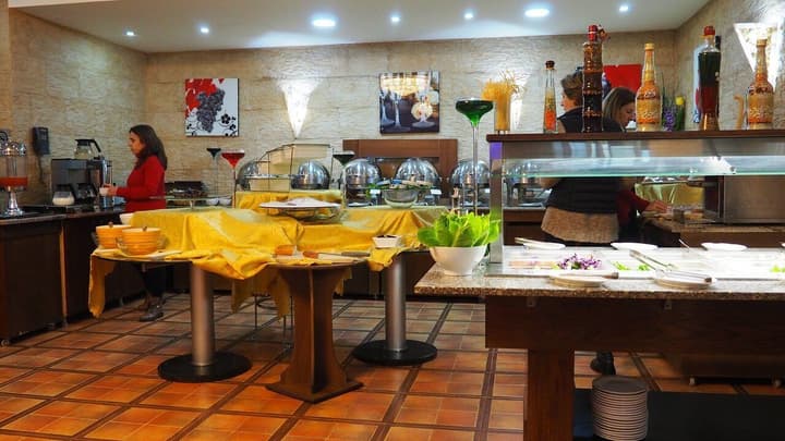 Larsa Hotel