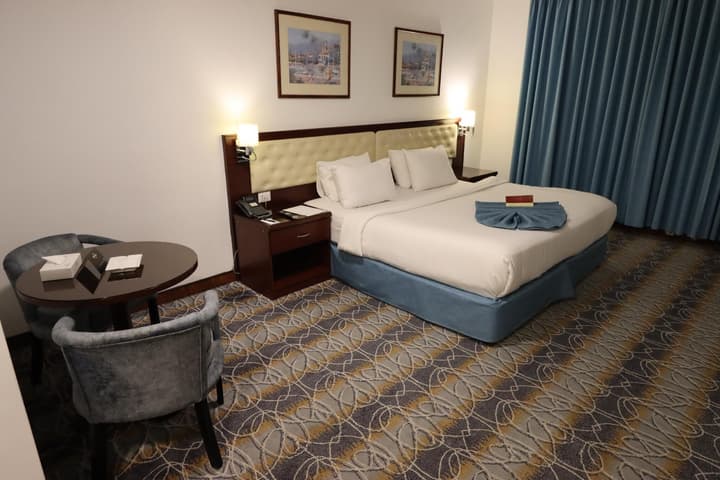 Larsa Hotel