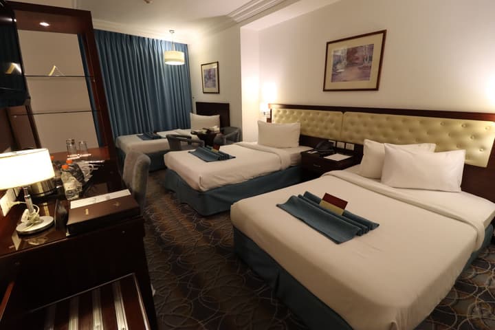 Larsa Hotel