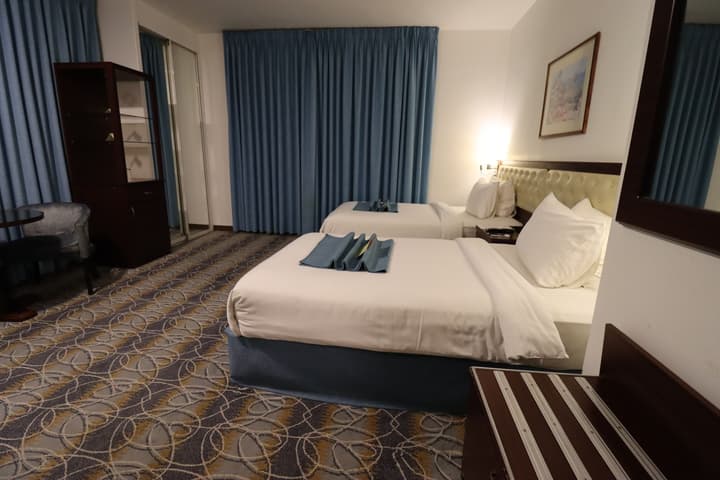 Larsa Hotel
