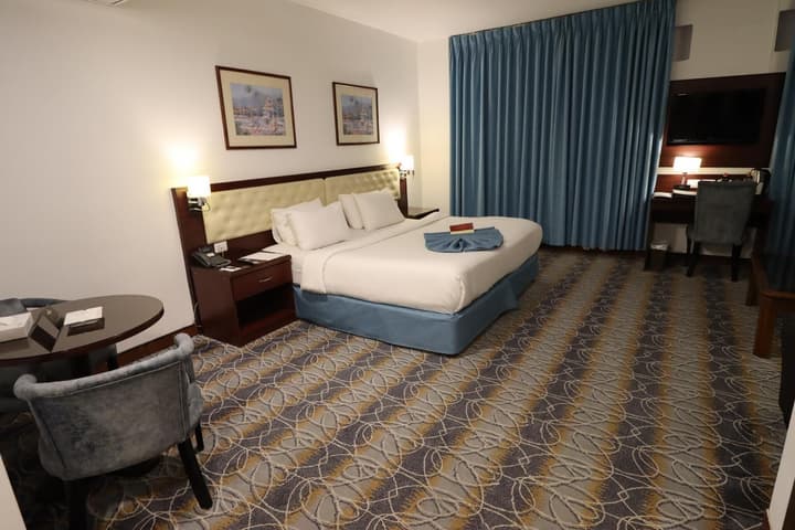 Larsa Hotel