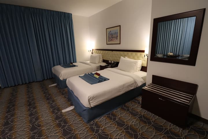 Larsa Hotel