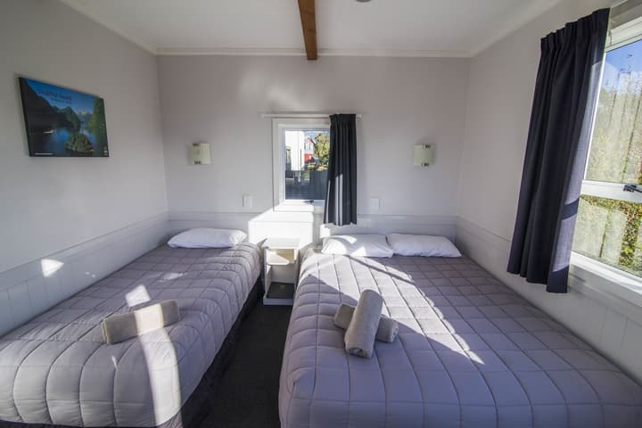 Tasman Holiday Parks - Te Anau
