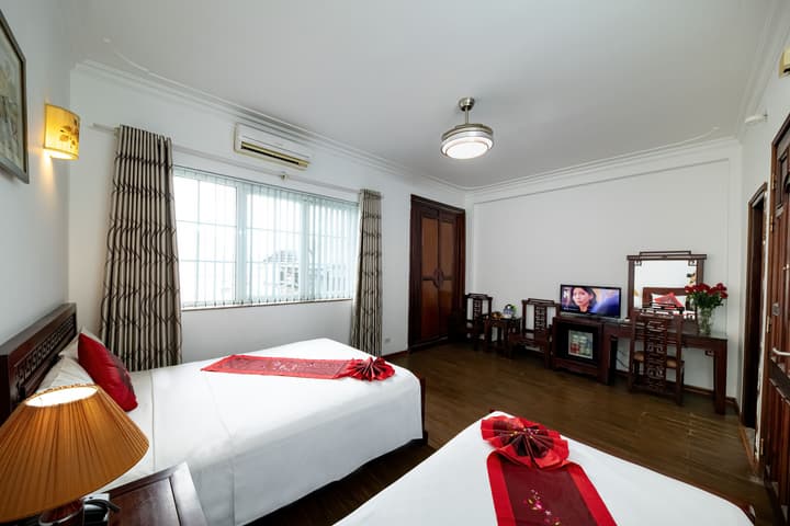 Phoenix Legend Hotel