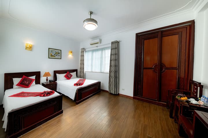 Phoenix Legend Hotel