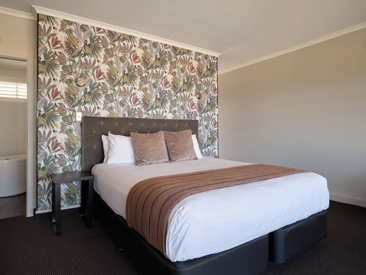Suncourt Hotel & Conference Centre