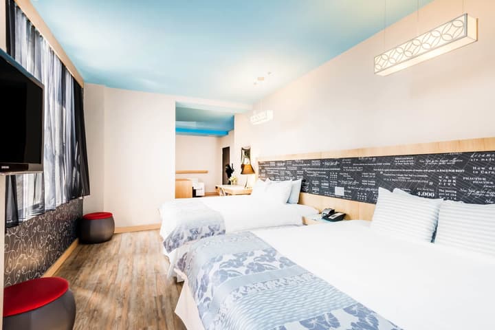 TRYP by Wyndham New York City Times Square / Midtown