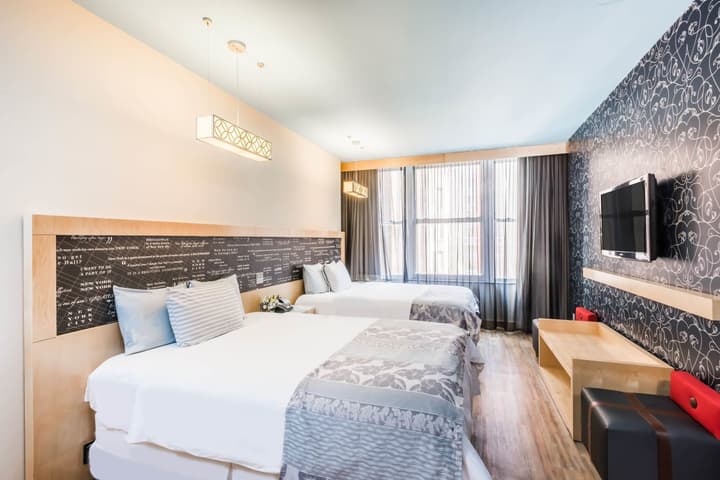 TRYP by Wyndham New York City Times Square / Midtown