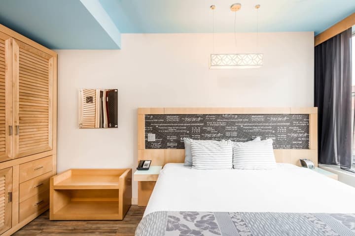 TRYP by Wyndham New York City Times Square / Midtown