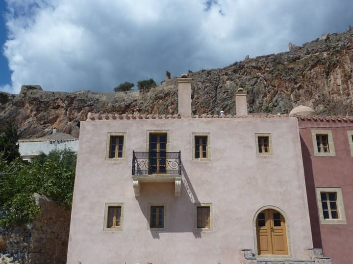 Likinia Hotel