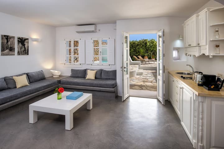 Anema Boutique Hotel & Villas Santorini