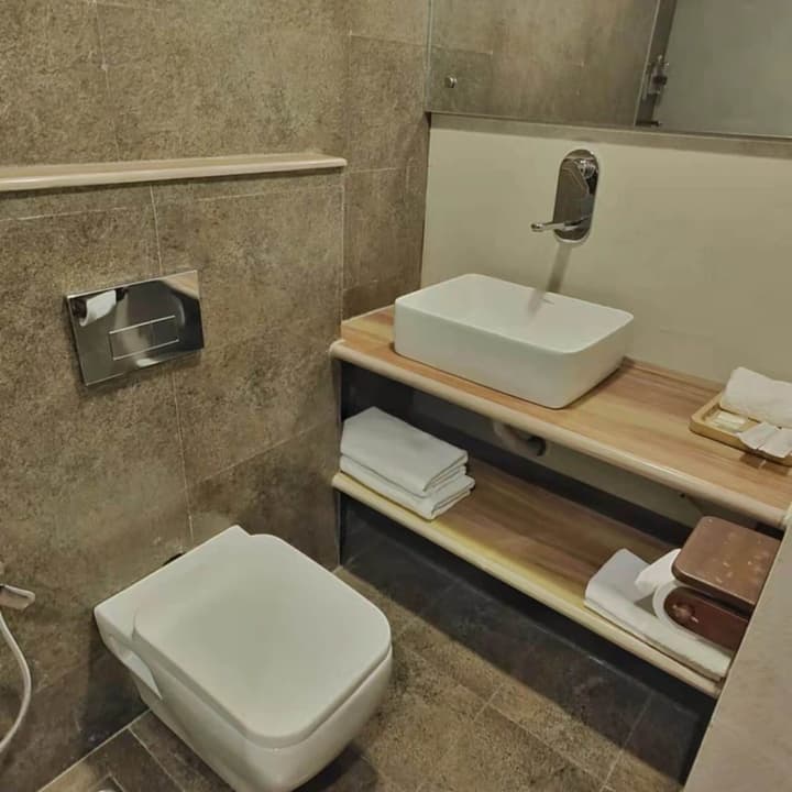 Safari Adventure Lodge