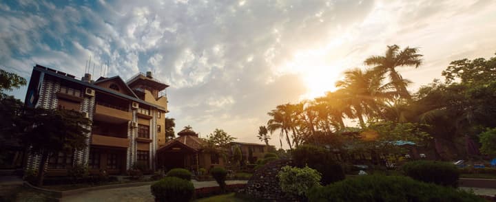 Safari Adventure Lodge
