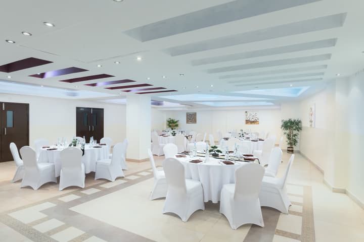 Al Hail Waves Hotel Managed By Centara