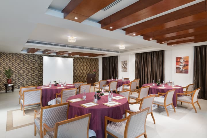 Al Hail Waves Hotel Managed By Centara