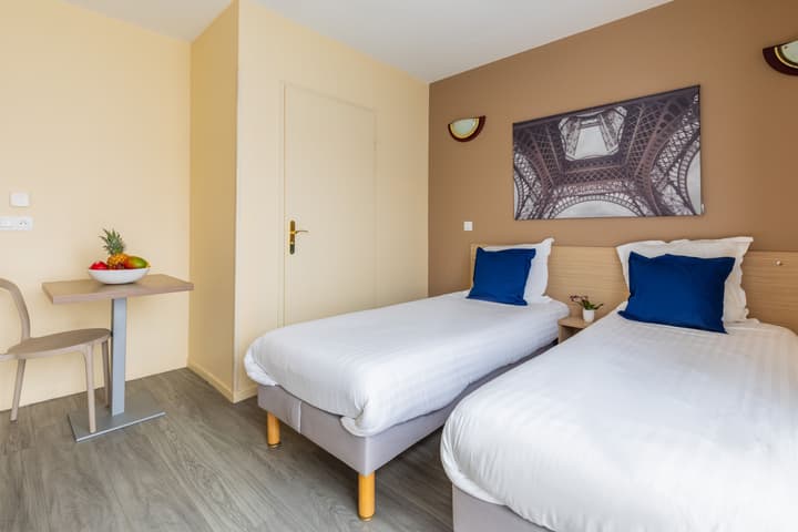 Zenitude Hôtel - Résidences Magny les Hameaux