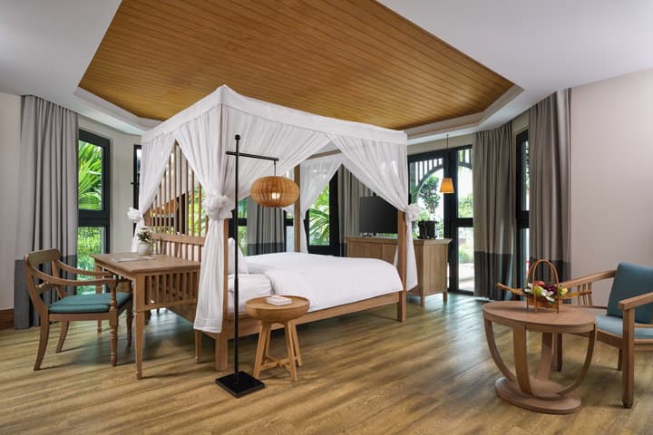 Mercure Samui Chaweng Tana Hotel