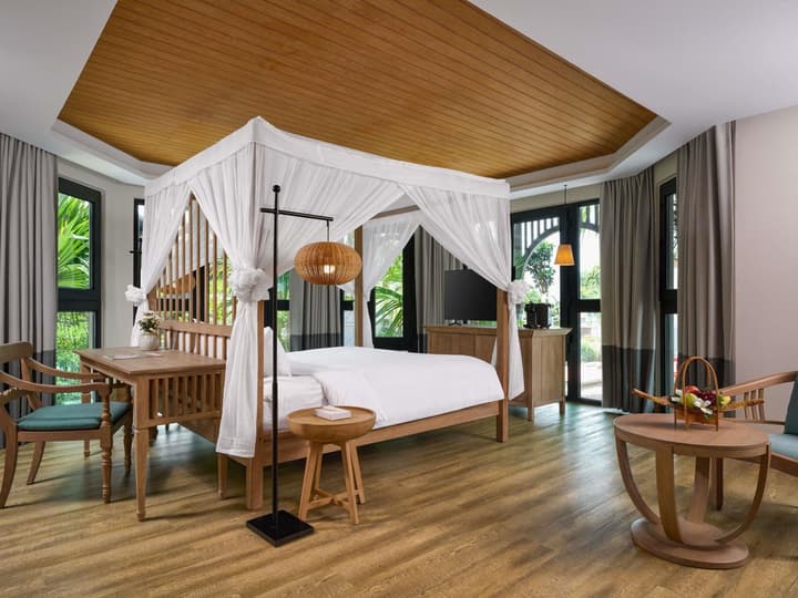 Mercure Samui Chaweng Tana Hotel