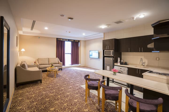 Awaliv International Hotel