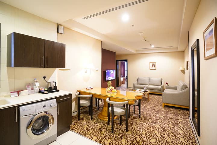 Awaliv International Hotel