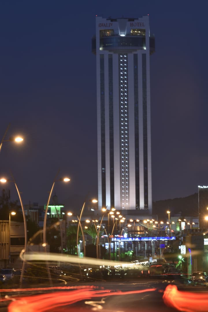 Awaliv International Hotel