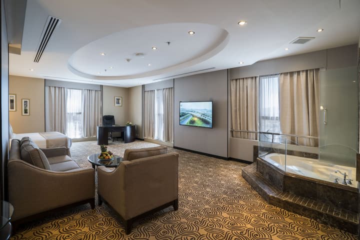 Awaliv International Hotel