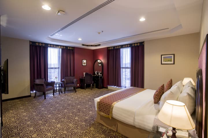 Awaliv International Hotel