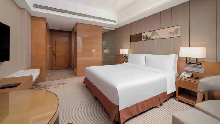 Holiday Inn Chengdu Oriental Plaza by IHG