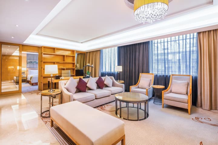 Holiday Inn Chengdu Oriental Plaza by IHG