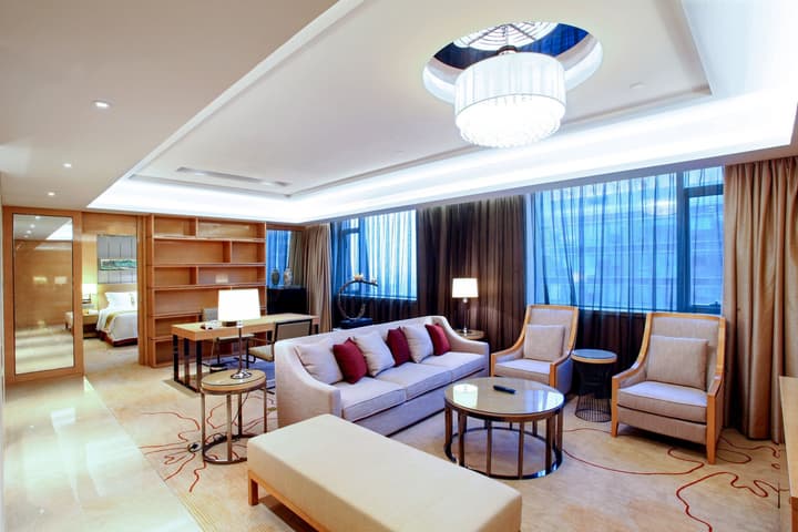 Holiday Inn Chengdu Oriental Plaza by IHG