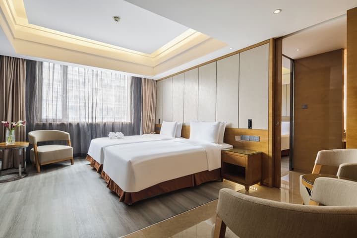 Holiday Inn Chengdu Oriental Plaza by IHG