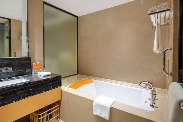 Holiday Inn Chengdu Oriental Plaza by IHG