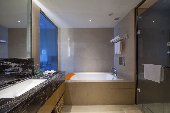 Holiday Inn Chengdu Oriental Plaza by IHG