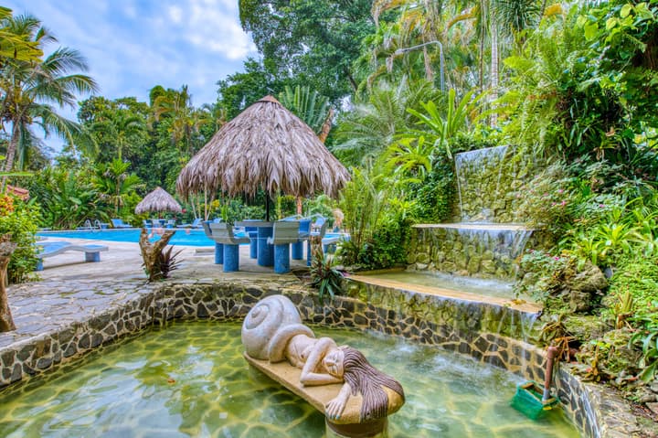 Atlantida Lodge