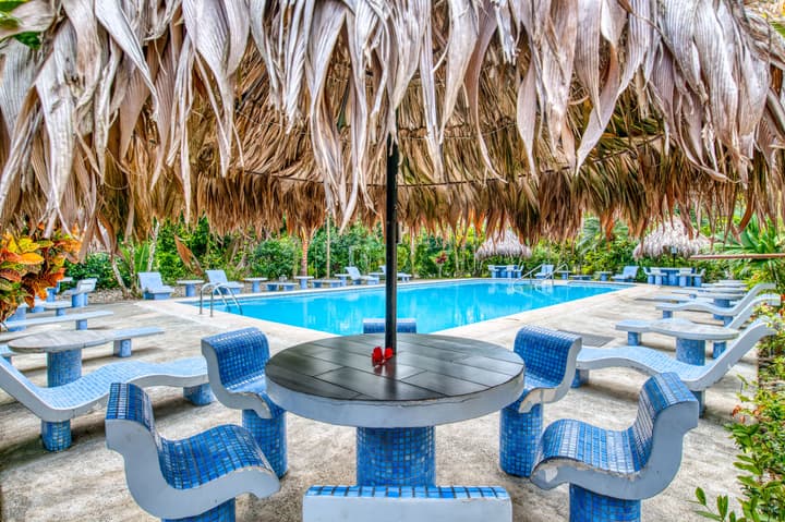 Atlantida Lodge