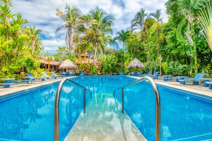 Atlantida Lodge
