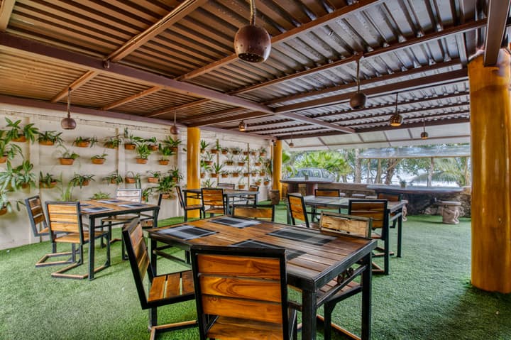 Atlantida Lodge