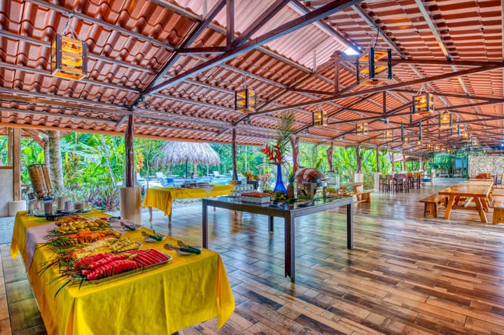 Atlantida Lodge