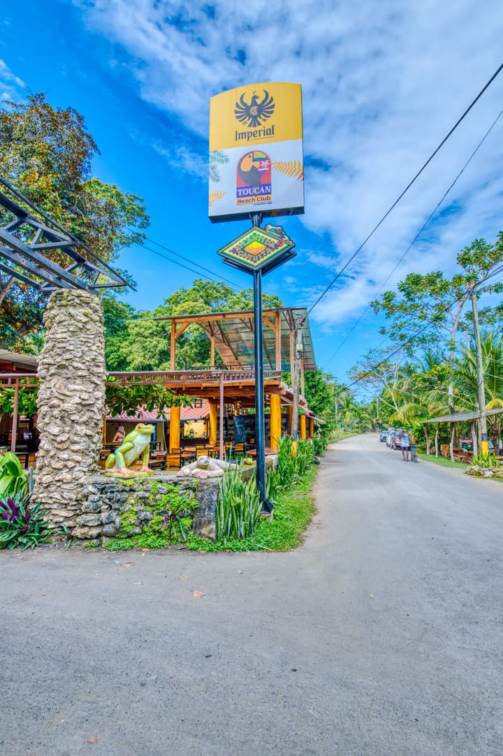 Atlantida Lodge