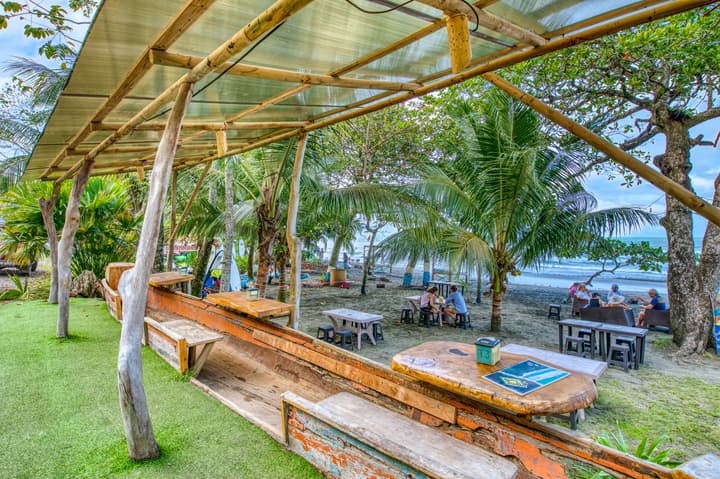 Atlantida Lodge