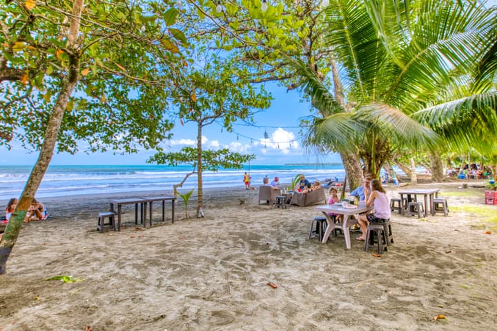Atlantida Lodge