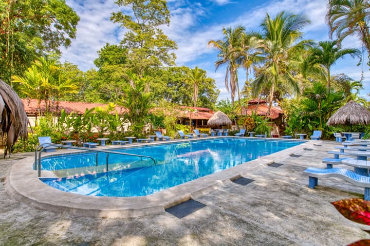 Atlantida Lodge