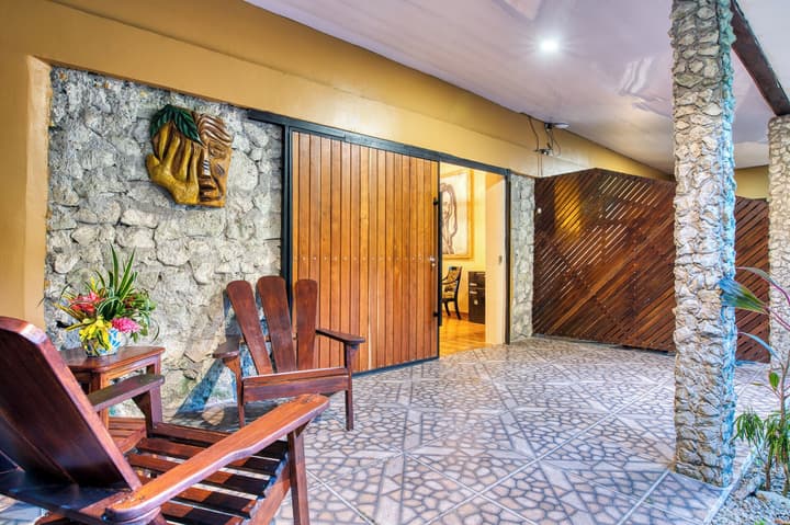 Atlantida Lodge