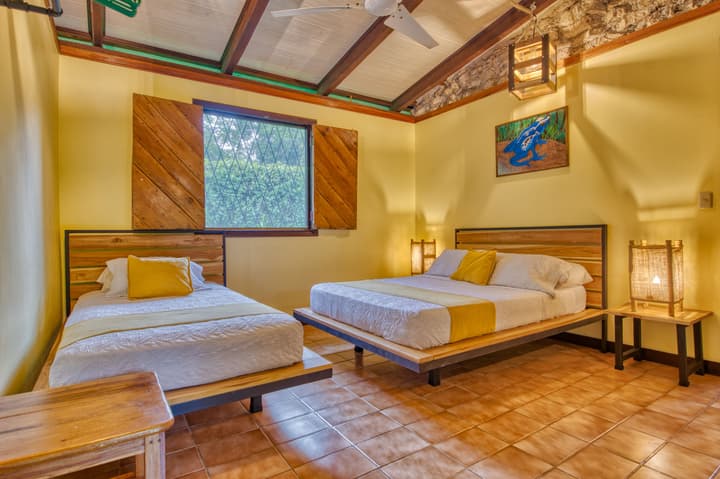 Atlantida Lodge