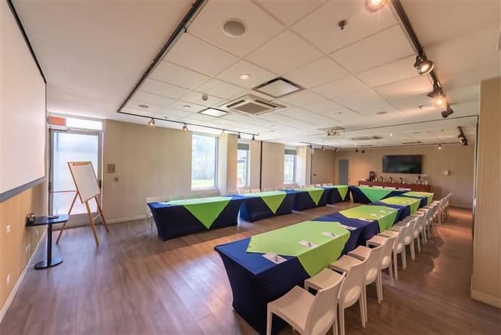 Aloft Bogota Airport Hotel